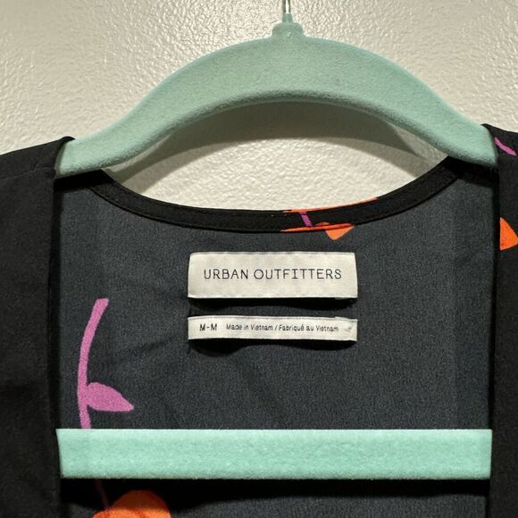 Urban Outfitters Blouse Galina Floral Tie Front Open Top Black Womens sz Medium - Picture 6 of 11